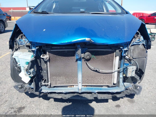JTDKDTB3XG1589942 Toyota Prius C Two