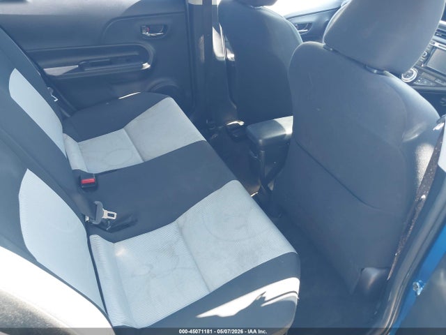 JTDKDTB3XG1589942 Toyota Prius C Two