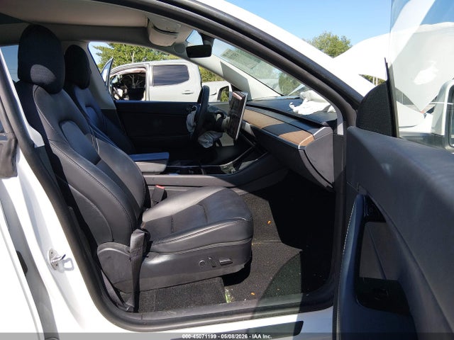 45071199 :رقم المزاد ، 5YJYGDEE1MF063478 vin ، 2021 Tesla Model Y Long Range Dual Motor All-wheel Drive مزاد بيع