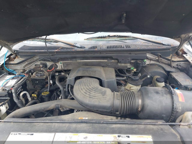 45071218 :رقم المزاد ، 1FMPU16L01LB44685 vin ، 2001 Ford Expedition Xlt مزاد بيع