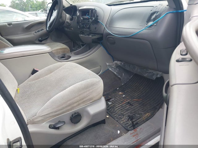 45071218 :رقم المزاد ، 1FMPU16L01LB44685 vin ، 2001 Ford Expedition Xlt مزاد بيع