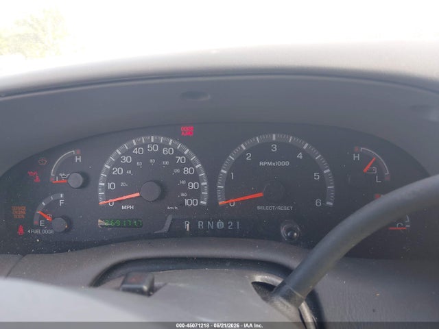 45071218 :رقم المزاد ، 1FMPU16L01LB44685 vin ، 2001 Ford Expedition Xlt مزاد بيع