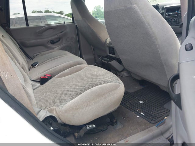 45071218 :رقم المزاد ، 1FMPU16L01LB44685 vin ، 2001 Ford Expedition Xlt مزاد بيع