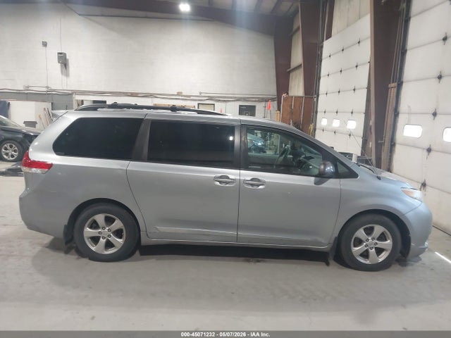 Продаж на аукціоні авто 2014 Toyota Sienna Le V6 8 Passenger, vin: 5TDKK3DCXES433869, номер лоту: 45071232
