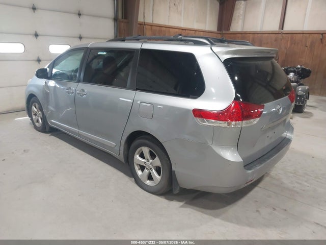 Продаж на аукціоні авто 2014 Toyota Sienna Le V6 8 Passenger, vin: 5TDKK3DCXES433869, номер лоту: 45071232