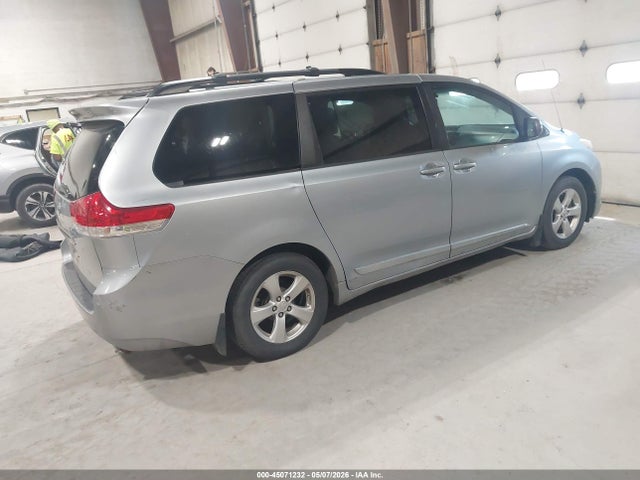 Продаж на аукціоні авто 2014 Toyota Sienna Le V6 8 Passenger, vin: 5TDKK3DCXES433869, номер лоту: 45071232