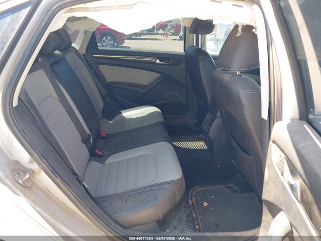 45071254 :رقم المزاد ، 1VWBS7A34FC078774 vin ، 2015 Volkswagen Passat 1.8t Sport مزاد بيع