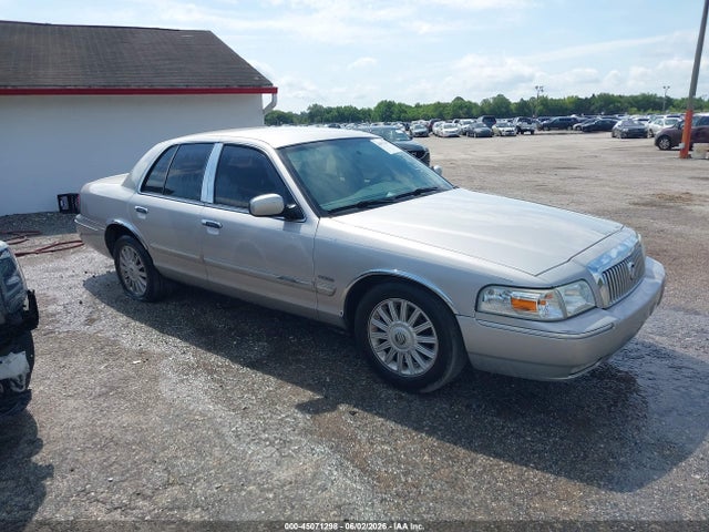 45071298 :رقم المزاد ، 2MEBM7FVXAX605315 vin ، 2010 Mercury Grand Marquis Ls (fleet Only) مزاد بيع
