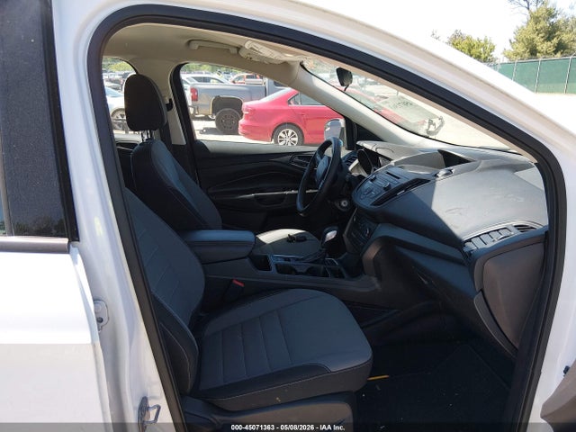 Продажа на аукционе авто 2017 Ford Escape S, vin: 1FMCU0F70HUC62915, номер лота: 45071363