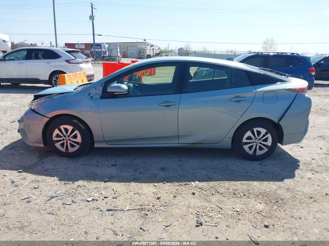 45071381 :رقم المزاد ، JTDKBRFU0H3043149 vin ، 2017 Toyota Prius Two مزاد بيع