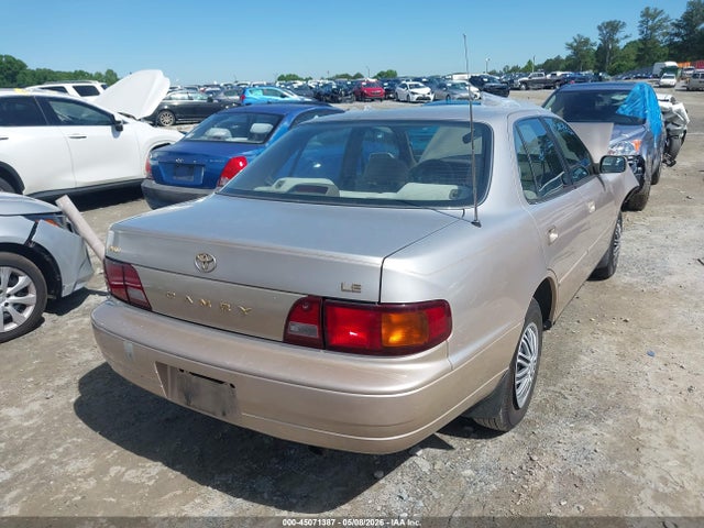 45071387 :رقم المزاد ، 4T1BG12K3TU791643 vin ، 1996 Toyota Camry Dx/le/xle مزاد بيع