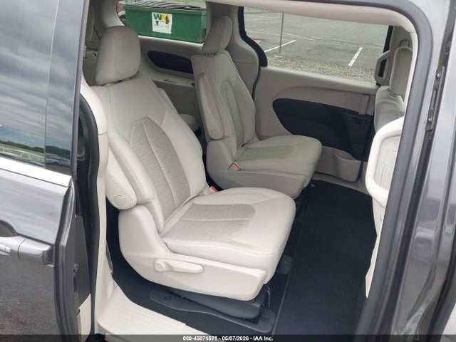 Продаж на аукціоні авто 2017 Chrysler Pacifica Hybrid Touring Plus, vin: 2C4RC1H70HR765071, номер лоту: 45071571