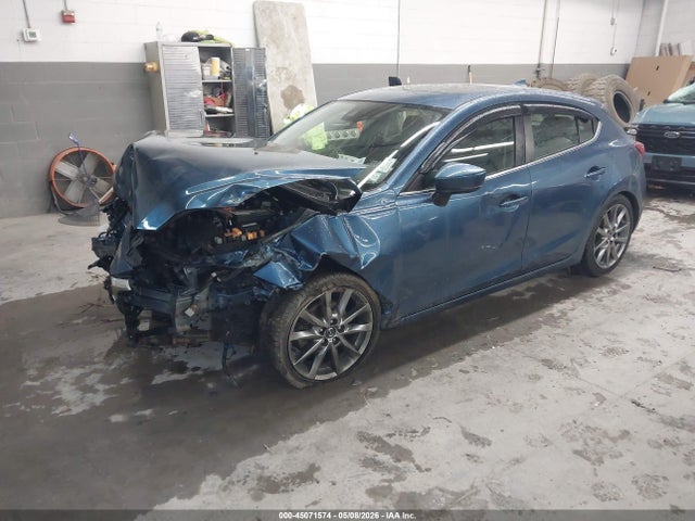 45071574 :رقم المزاد ، 3MZBN1L37JM239322 vin ، 2018 Mazda Mazda3 Touring مزاد بيع