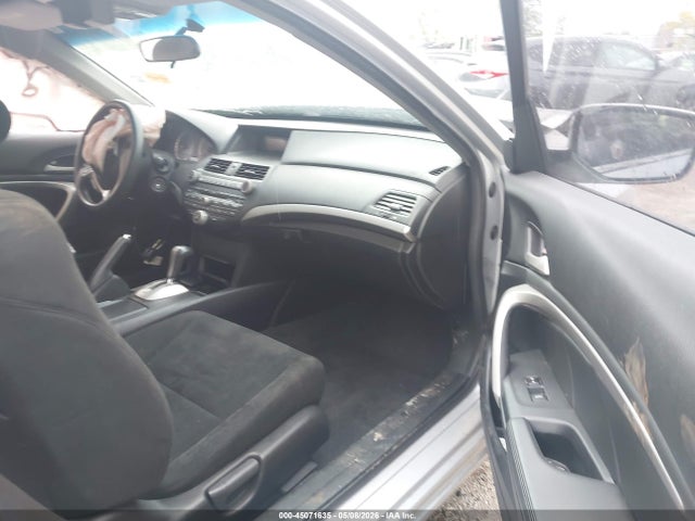 45071635 :رقم المزاد ، 1HGCS1B73BA010527 vin ، 2011 Honda Accord 2.4 Ex مزاد بيع