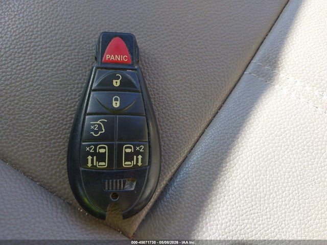 45071730 :رقم المزاد ، 2C4RC1BG0ER363085 vin ، 2014 Chrysler Town & Country Touring مزاد بيع