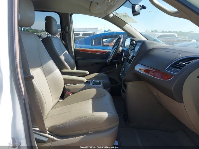 45071730 :رقم المزاد ، 2C4RC1BG0ER363085 vin ، 2014 Chrysler Town & Country Touring مزاد بيع