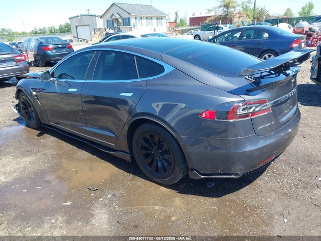 2018 Tesla Model S 100d/75d/p100d მანქანა იყიდება აუქციონზე, vin: 5YJSA1E20JF260388, აუქციონის ნომერი: 45071742
