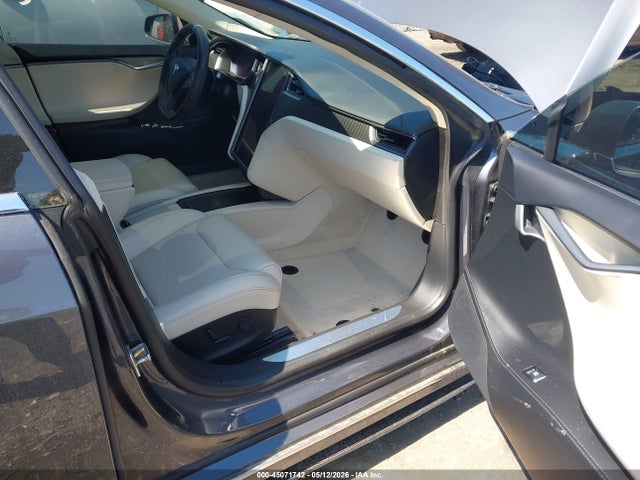 2018 Tesla Model S 100d/75d/p100d მანქანა იყიდება აუქციონზე, vin: 5YJSA1E20JF260388, აუქციონის ნომერი: 45071742