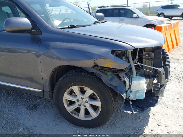 Продаж на аукціоні авто 2013 Toyota Highlander Base V6, vin: 5TDBK3EH1DS182877, номер лоту: 45071835