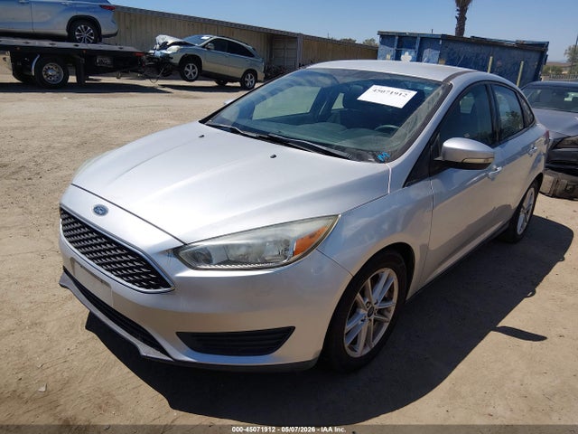 1FADP3F27GL338128 Ford FOCUS SE