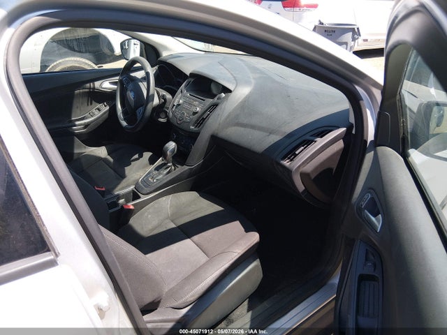1FADP3F27GL338128 Ford FOCUS SE