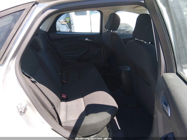 1FADP3F27GL338128 Ford FOCUS SE