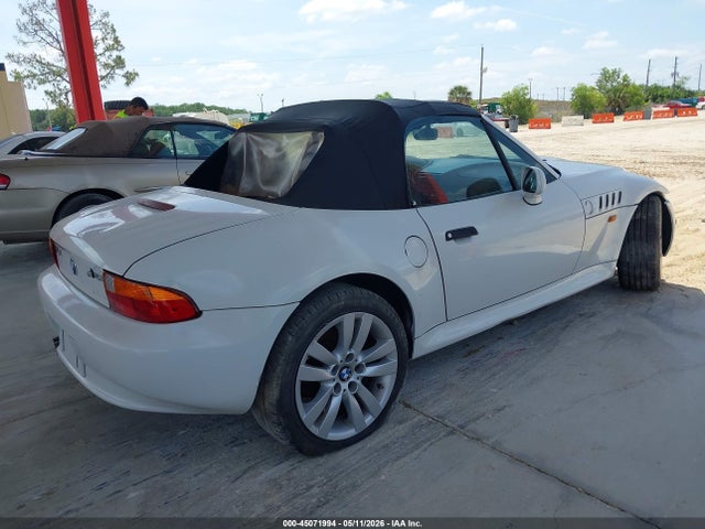 45071994 :رقم المزاد ، 4USCH9336XLF80201 vin ، 1999 Bmw Z3 2.3 مزاد بيع
