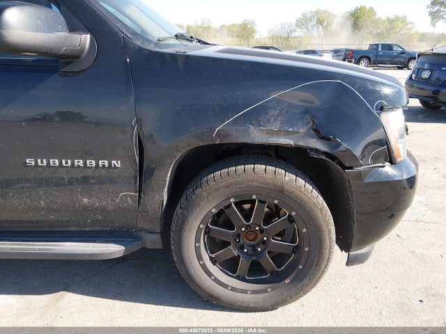 45072033 :رقم المزاد ، 1GNSKJE78DR230120 vin ، 2013 Chevrolet Suburban 1500 Lt مزاد بيع