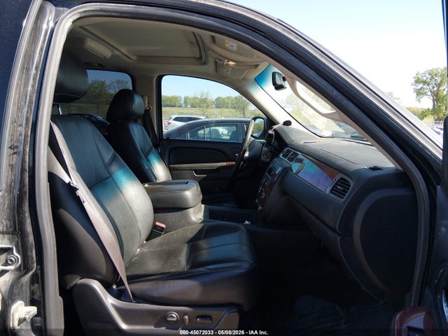 45072033 :رقم المزاد ، 1GNSKJE78DR230120 vin ، 2013 Chevrolet Suburban 1500 Lt مزاد بيع