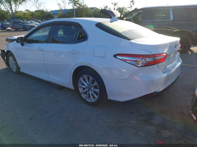 2018 Toyota Camry Le მანქანა იყიდება აუქციონზე, vin: 4T1B11HK9JU535206, აუქციონის ნომერი: 45072122