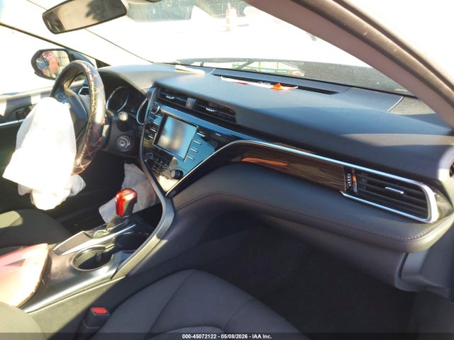 2018 Toyota Camry Le მანქანა იყიდება აუქციონზე, vin: 4T1B11HK9JU535206, აუქციონის ნომერი: 45072122