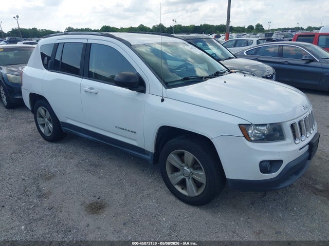 45072139 :رقم المزاد ، 1C4NJDBB6FD317145 vin ، 2015 Jeep Compass Sport مزاد بيع