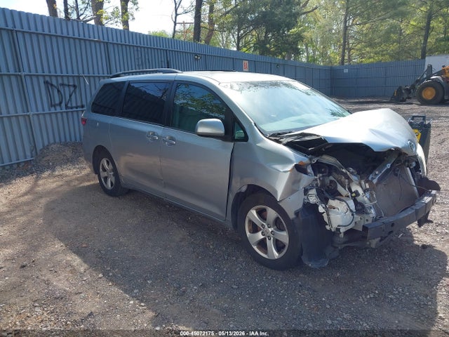 Продаж на аукціоні авто 2016 Toyota Sienna Le 8 Passenger, vin: 5TDKK3DC3GS739282, номер лоту: 45072175