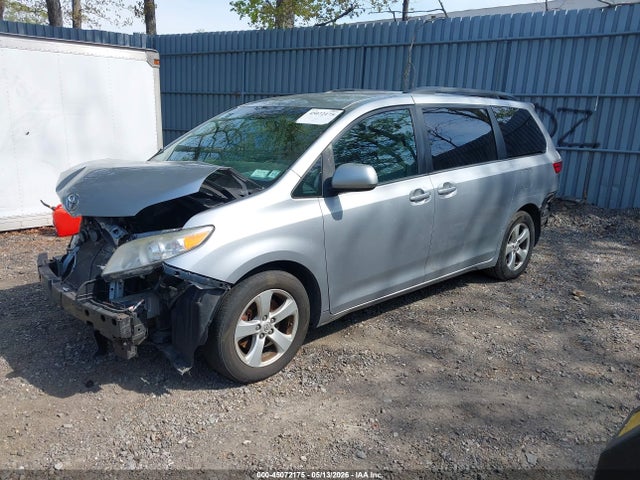 Продаж на аукціоні авто 2016 Toyota Sienna Le 8 Passenger, vin: 5TDKK3DC3GS739282, номер лоту: 45072175