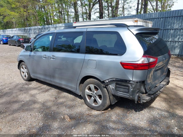 Продаж на аукціоні авто 2016 Toyota Sienna Le 8 Passenger, vin: 5TDKK3DC3GS739282, номер лоту: 45072175