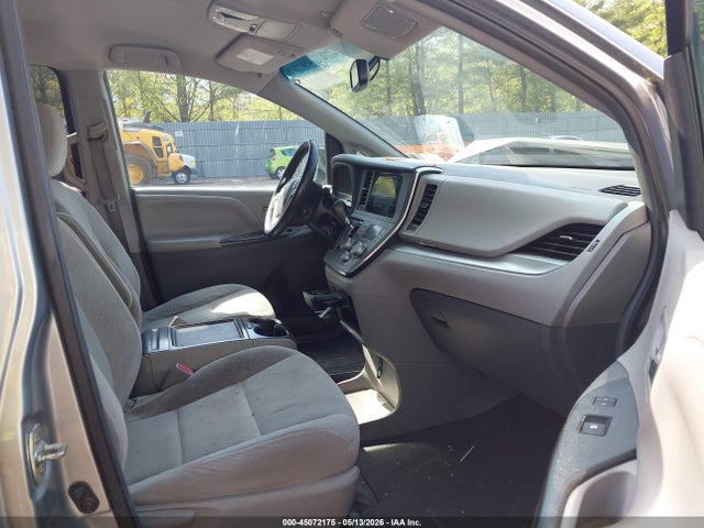 Продаж на аукціоні авто 2016 Toyota Sienna Le 8 Passenger, vin: 5TDKK3DC3GS739282, номер лоту: 45072175