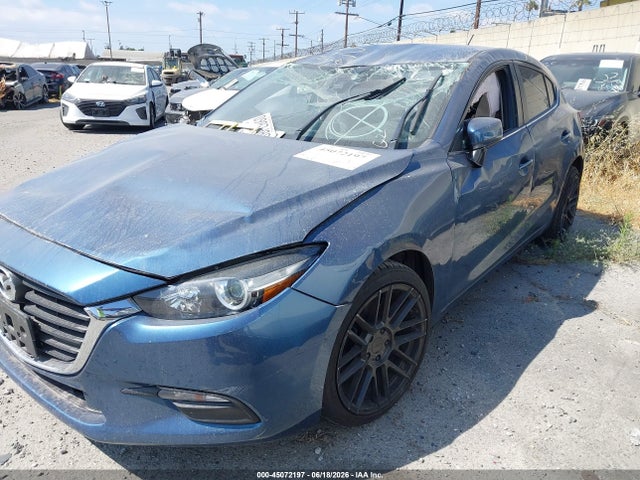 Mazda Mazda3 Touring 2017 3MZBN1L75HM124568 Image 2