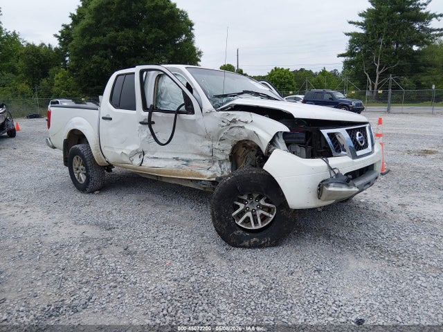 2015 1N6AD0EV4FN769669 main image