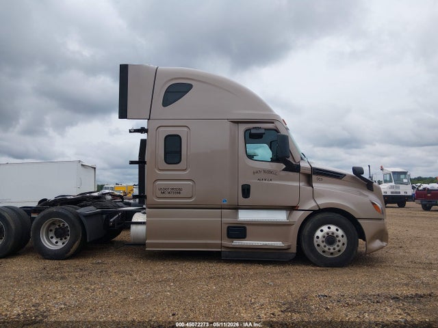 Продажа на аукционе авто 2021 Freightliner New Cascadia 126, vin: 3AKJHHDR2MSLX5619, номер лота: 45072273