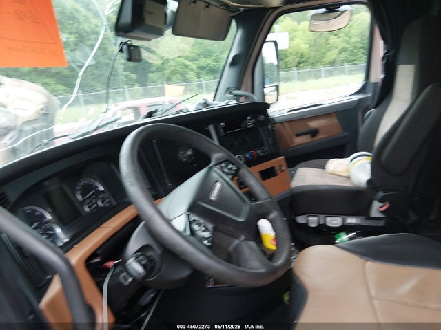 Продажа на аукционе авто 2021 Freightliner New Cascadia 126, vin: 3AKJHHDR2MSLX5619, номер лота: 45072273