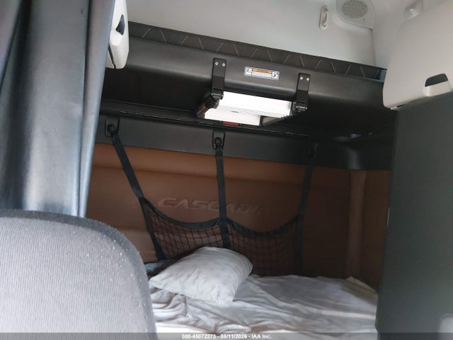 Продажа на аукционе авто 2021 Freightliner New Cascadia 126, vin: 3AKJHHDR2MSLX5619, номер лота: 45072273