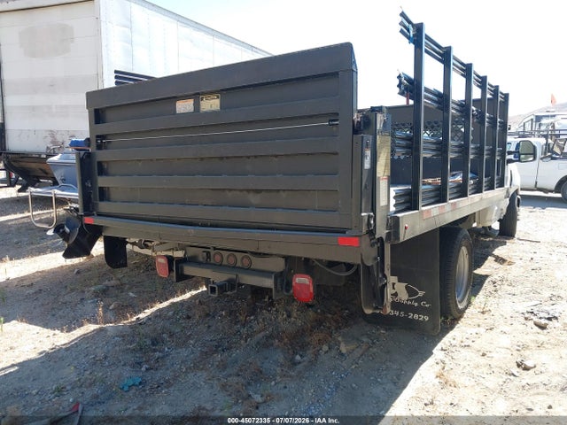 Ford F-350 Chassis Xl 2018 1FDRF3G67JEC20043 Image 4