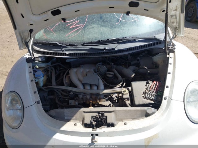45072479 :رقم المزاد ، 3VWCC21C4YM470241 vin ، 2000 Volkswagen New Beetle Gls مزاد بيع