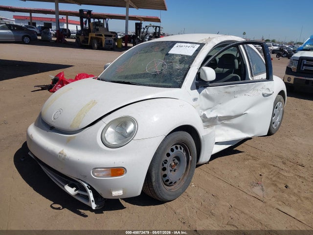 45072479 :رقم المزاد ، 3VWCC21C4YM470241 vin ، 2000 Volkswagen New Beetle Gls مزاد بيع