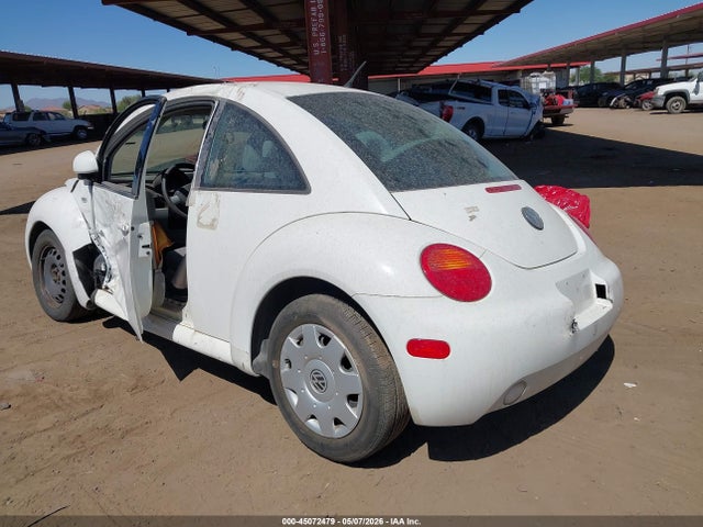 45072479 :رقم المزاد ، 3VWCC21C4YM470241 vin ، 2000 Volkswagen New Beetle Gls مزاد بيع