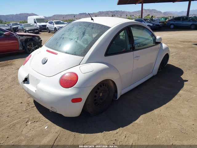 45072479 :رقم المزاد ، 3VWCC21C4YM470241 vin ، 2000 Volkswagen New Beetle Gls مزاد بيع