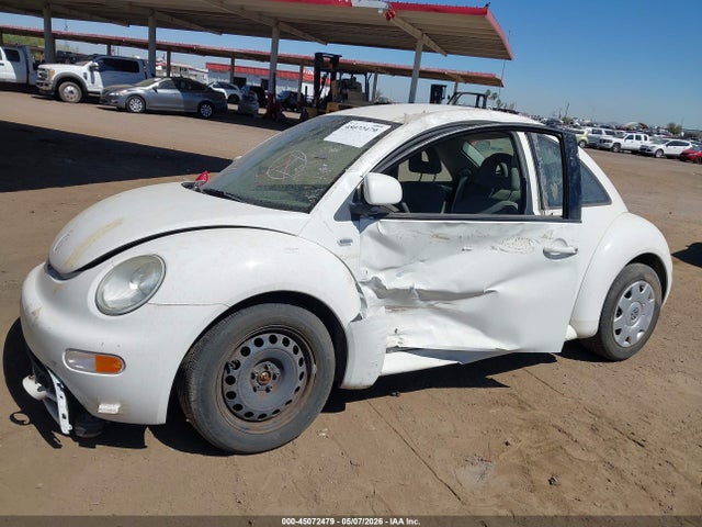 45072479 :رقم المزاد ، 3VWCC21C4YM470241 vin ، 2000 Volkswagen New Beetle Gls مزاد بيع
