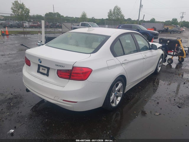 2013 Bmw 320i მანქანა იყიდება აუქციონზე, vin: WBA3B1C58DK128689, აუქციონის ნომერი: 45072488