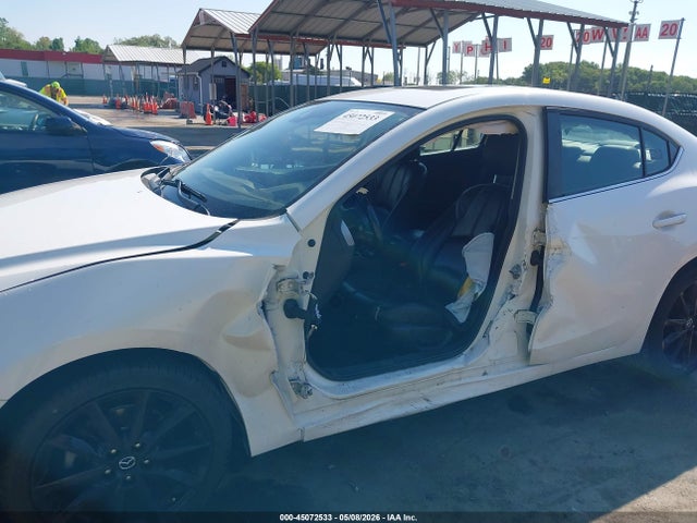45072533 :رقم المزاد ، 3MZBN1V39JM231073 vin ، 2018 Mazda Mazda3 Touring مزاد بيع