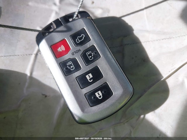 Продажа на аукционе авто 2015 Toyota Sienna Xle 8 Passenger, vin: 5TDYK3DC6FS672167, номер лота: 45072537